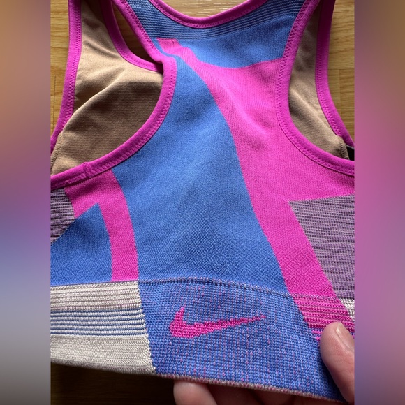 Nike Icon Clash Women's Seamless Light-Support Sports Bra - Picture 5 of 6